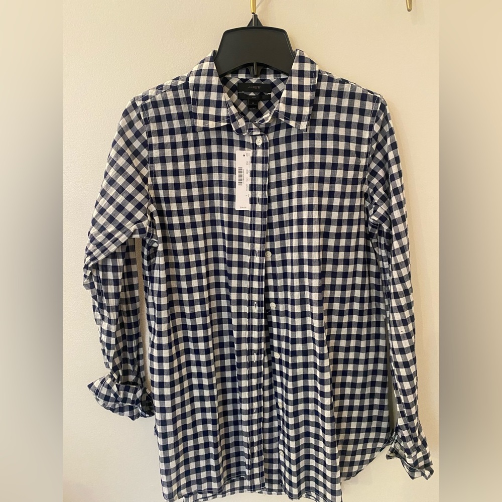 Jcrew women’s gingham shirt.  Navy/white